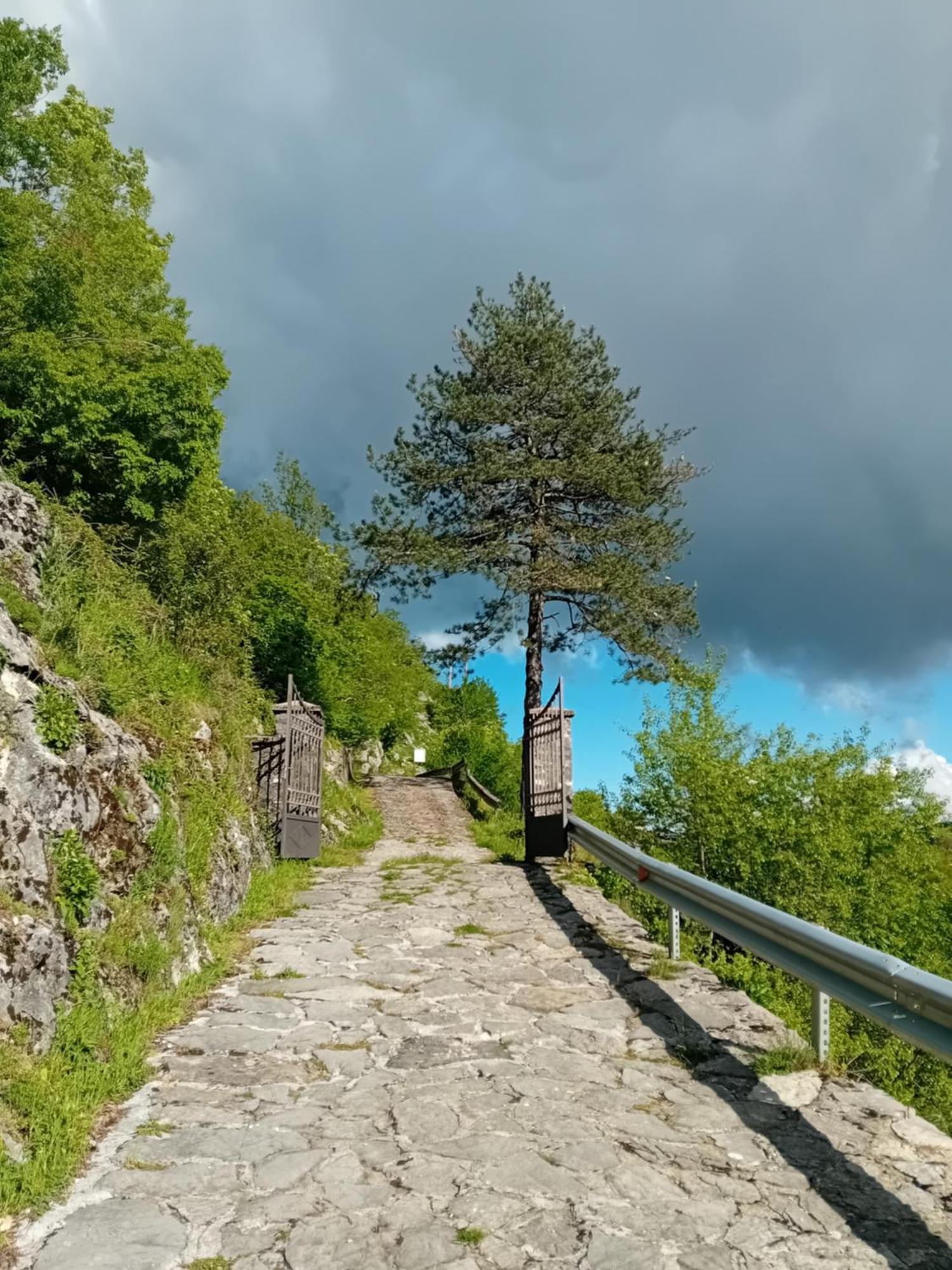 Konak Ugnji-Village Цетинє Екстер'єр фото